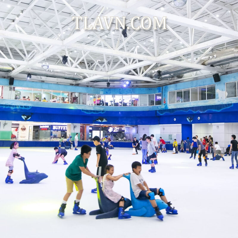 'Trải Nghiệm Sân Trượt Băng Royal City - Khám Phá Thế Giới Băng Giá Giữa Lòng Hà Nội - Ảnh 2
