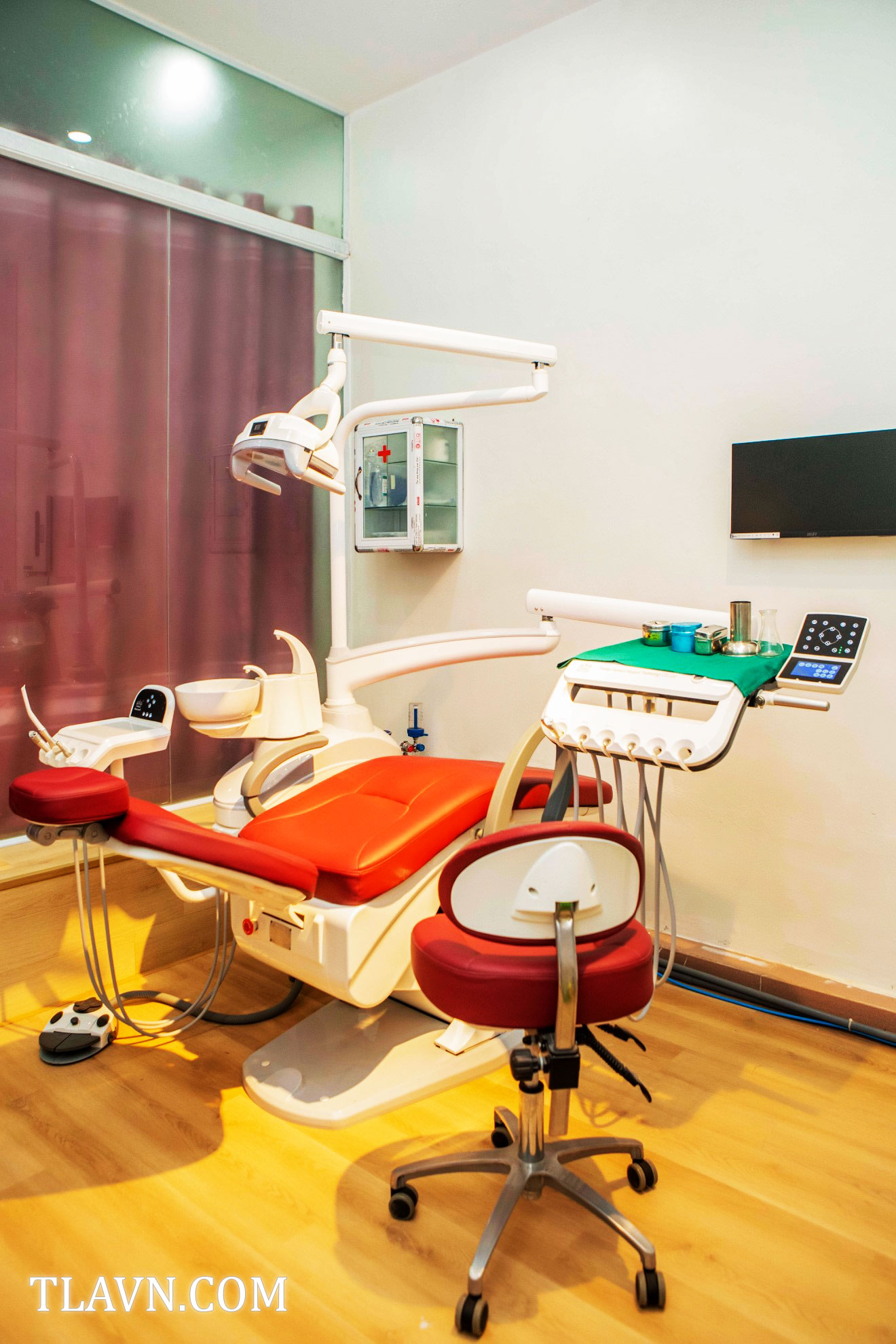 Hàn Răng Sâu Vỡ Hết Ê Buốt Tức Thì Tại Nha Khoa Quốc Tế Đông Đô