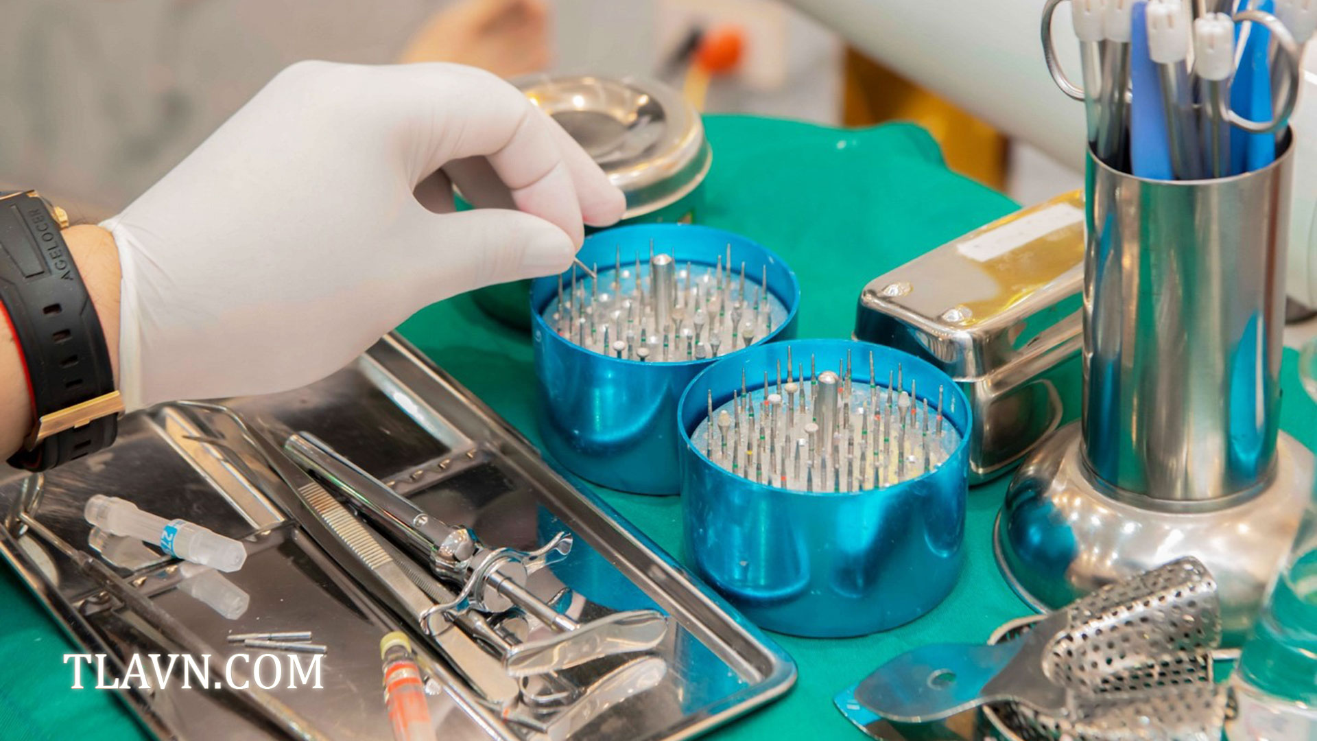 Cắm Trụ Implant Thẩm Mỹ tại Nha Khoa Quốc Tế Đông Đô